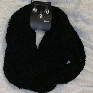 🍀NWT Lulu NYC Eternity Loop Black Scarf Knit Black